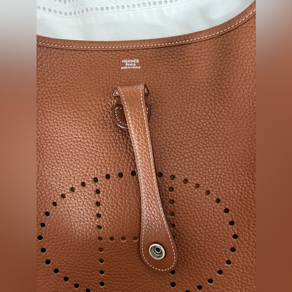 Hermes Gold Evelyne PM with palladium hardware - Picture 4 of 13